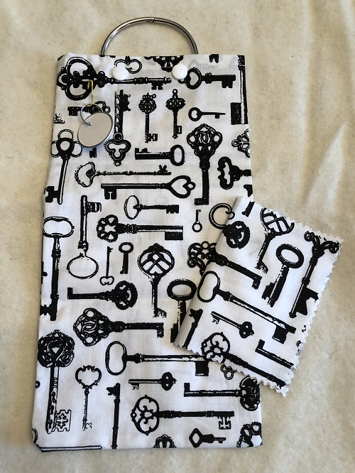 Embroidery Floss Keeper Bag-keys